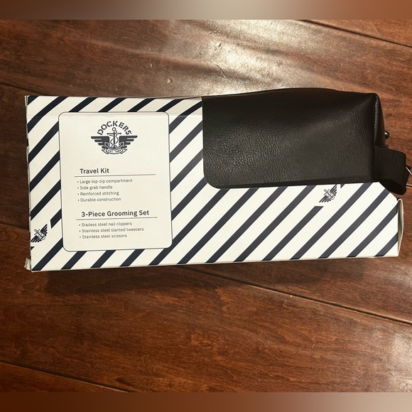 Brand New Docket Travel Kit and Manicure Gift Set - Picture 3 of 4